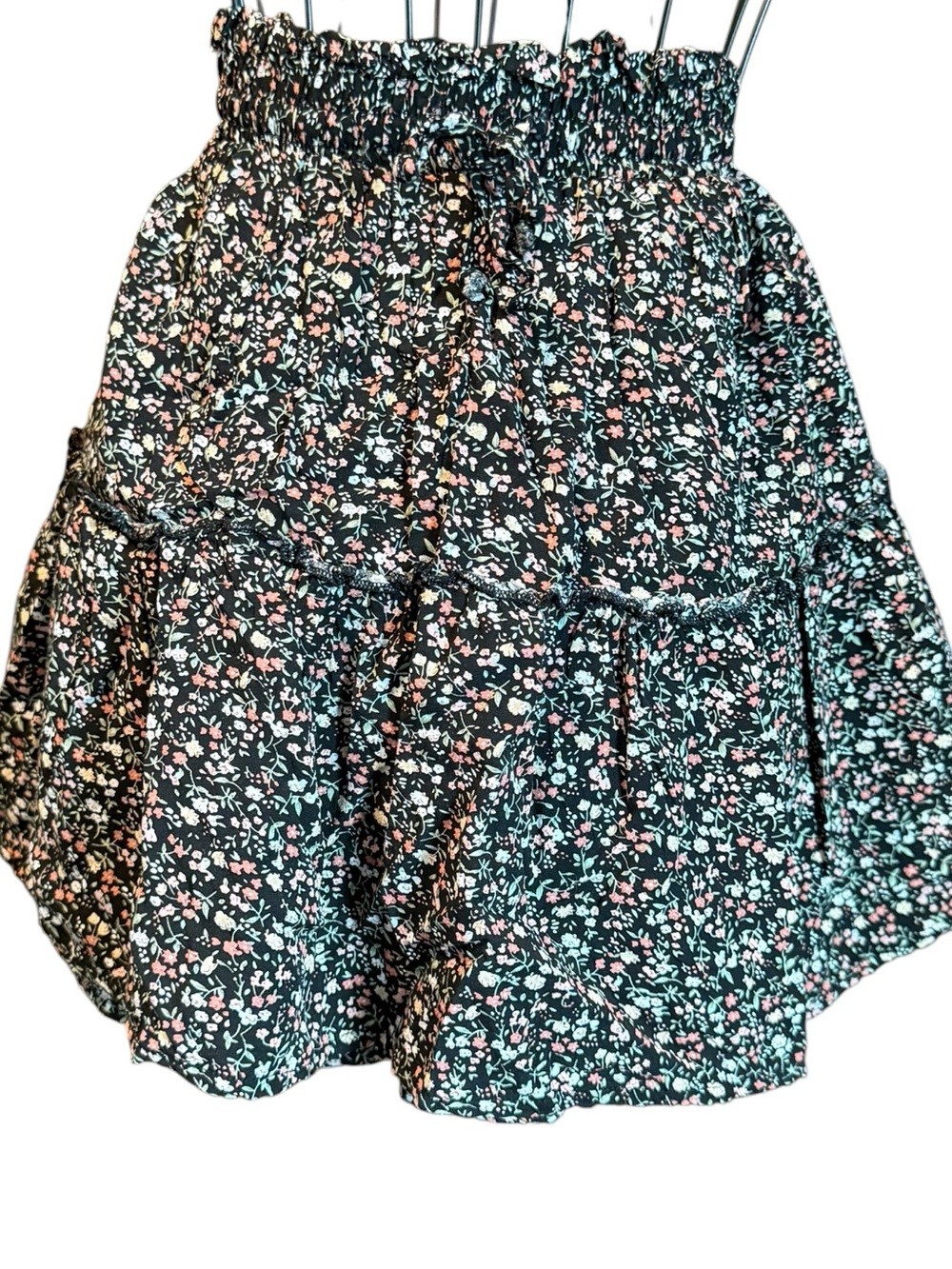 Women's Black Floral Tiered Mini Skirt - Pink & White Accent